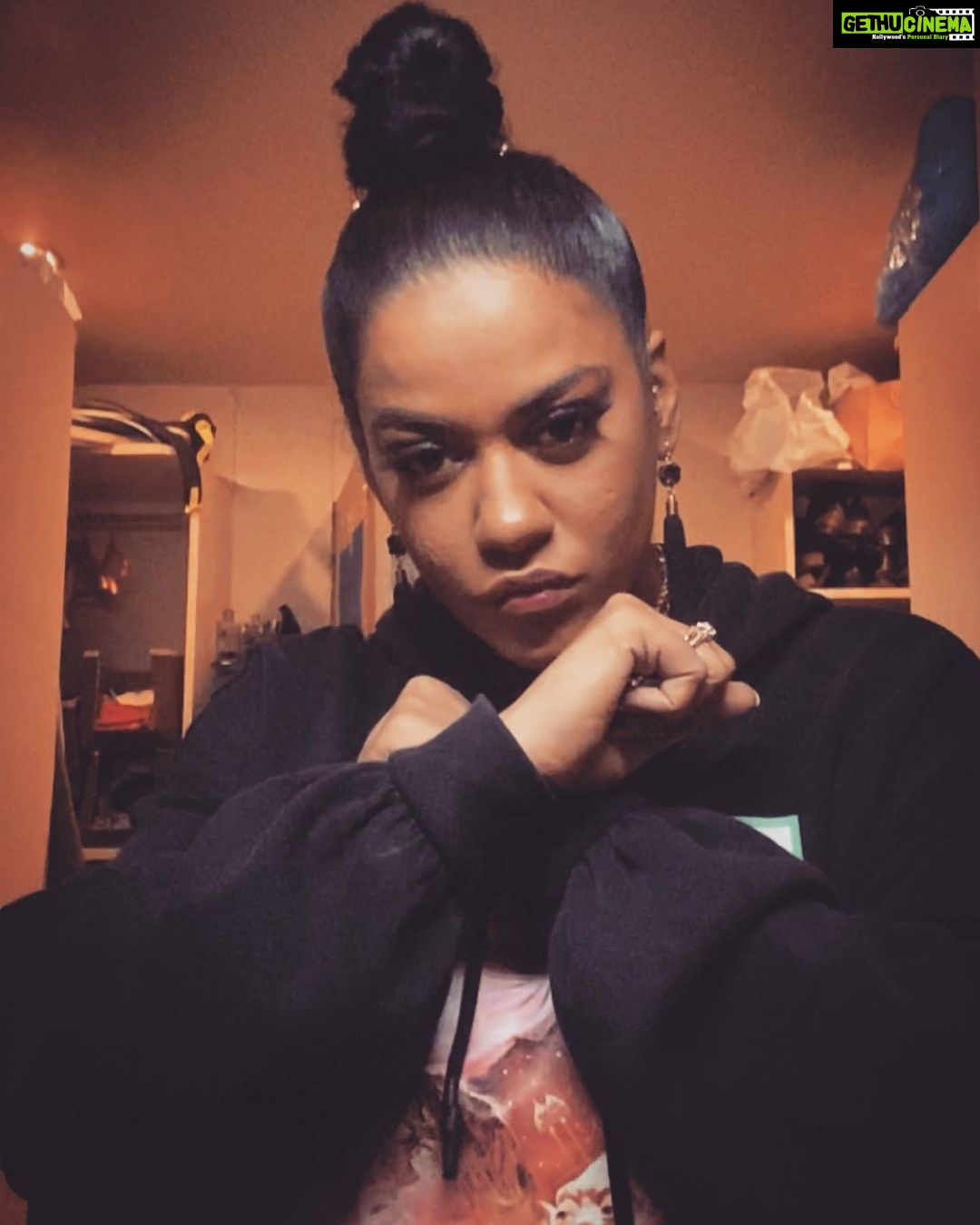Mumaith Khan Instagram - Who in the world am I? Ah, that's the great puzzle.-Lewis Carroll π. #acceptance #awesome #believeinyourself #respectyourself #care #dreams #encouragement #faith #grace #glitter #smile #stronger #peace #positivity #innerpeace #workhard #appreciation #selfesteem #selfrespect #motivation #wiser #wisdom #happiness #love #life ππΈπ