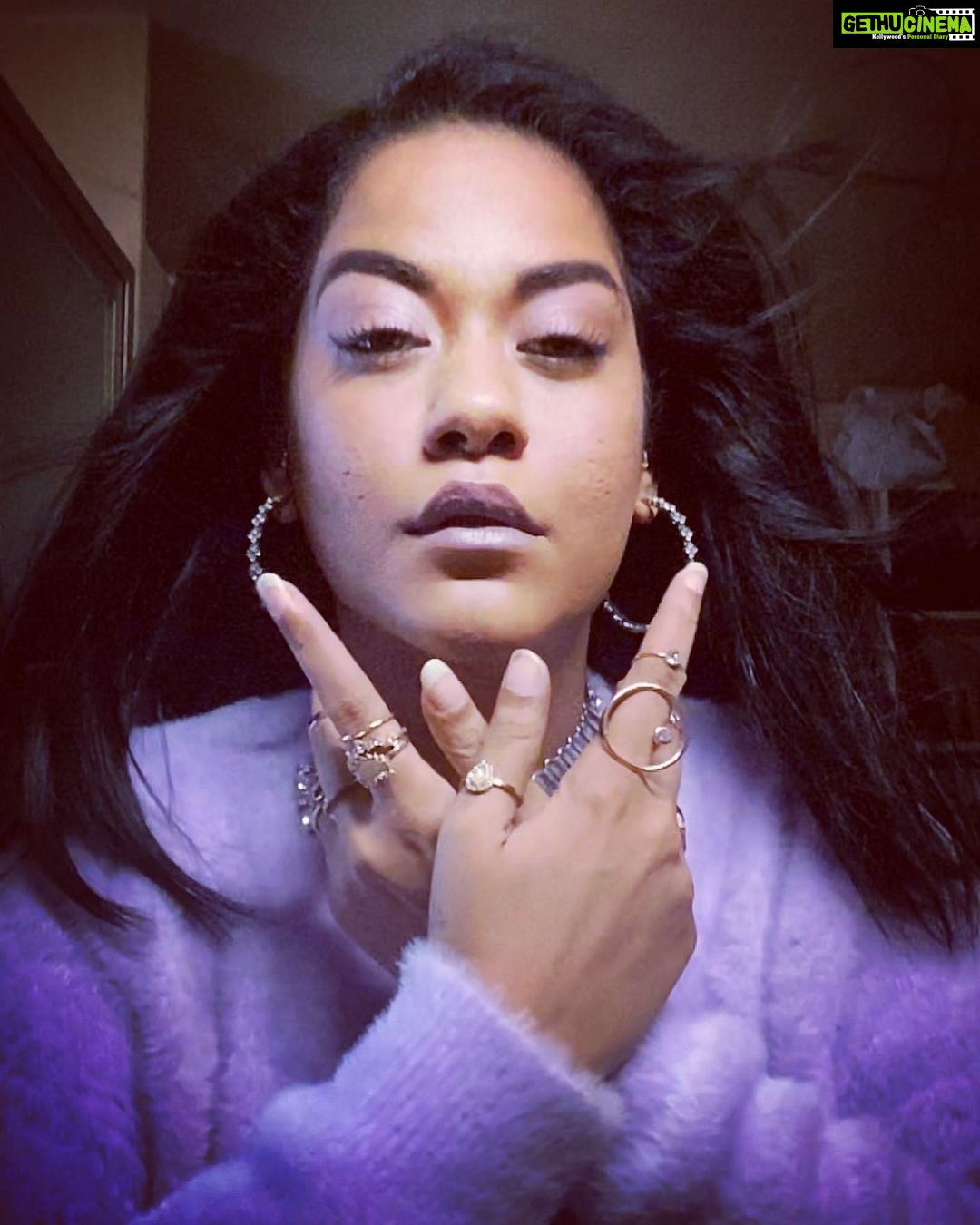 Mumaith Khan Instagram - There is nothing more rare, nor more beautiful, than a woman being unapologetically herself; comfortable in her perfect imperfection. To me, that is the true essence of beauty.-Steve Maraboli😇. #acceptance #awesome #believeinyourself #respectyourself #care #dreams #encouragement #faith #grace #glitter #smile #stronger #peace #positivity #innerpeace #workhard #appreciation #selfesteem #selfrespect #motivation #wiser #wisdom #happiness #love #life 💖🌸😘