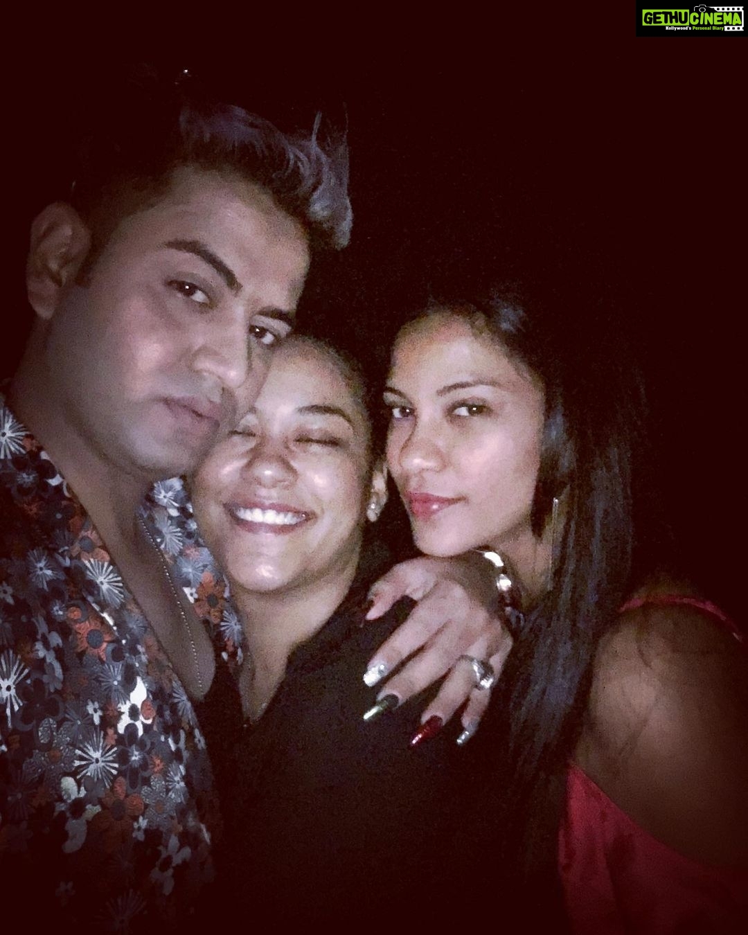 Mumaith Khan Instagram - When someone loves you, the way they talk about you is different. You feel safe and comfortable.-Jess C. Scott๐. #acceptance #awesome #believeinyourself #respectyourself #care #dreams #encouragement #faith #grace #glitter #smile #stronger #peace #positivity #innerpeace #workhard #appreciation #selfesteem #selfrespect #motivation #wiser #wisdom #happiness #love #life ๐๐ธ๐