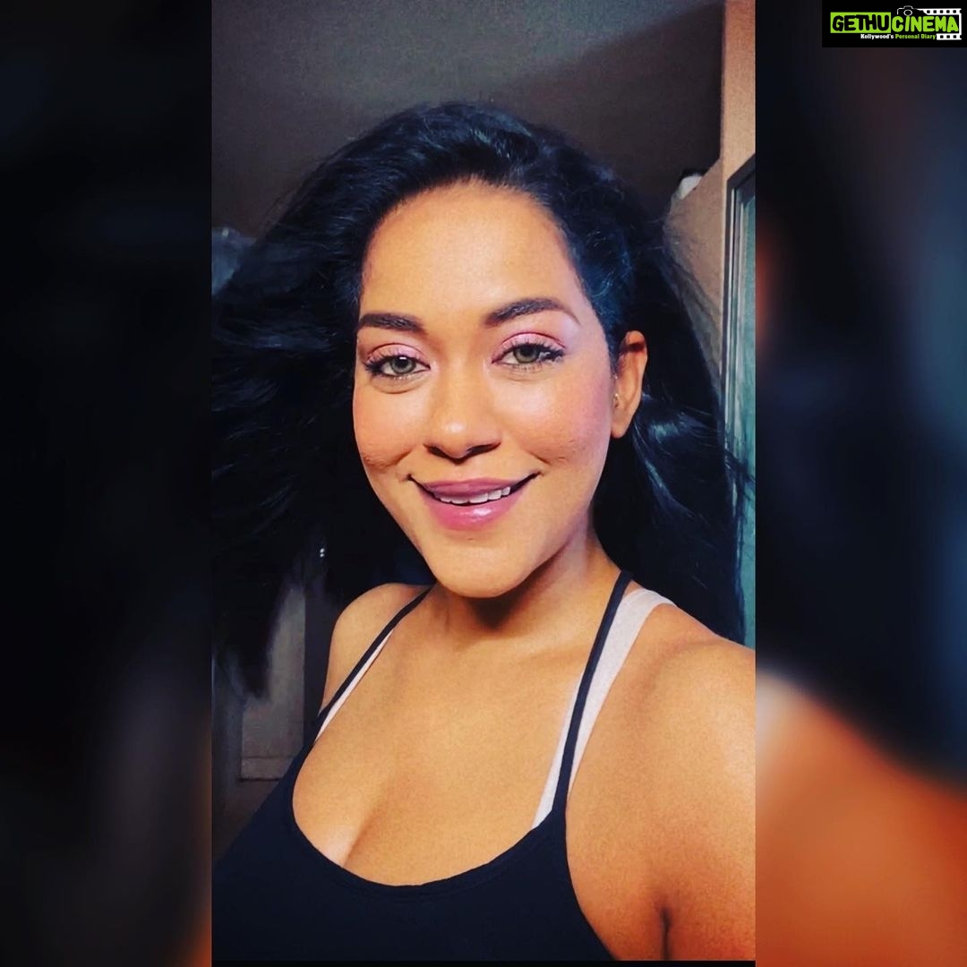 Mumaith Khan Instagram - What you're supposed to do when you don't like a thing is change it. If you can't change it, change the way you think about it. Don't complain.-Maya Angelou๐. #acceptance #awesome #believeinyourself #respectyourself #care #dreams #encouragement #faith #grace #glitter #smile #stronger #peace #positivity #innerpeace #workhard #appreciation #selfesteem #selfrespect #motivation #wiser #wisdom #happiness #love #life ๐๐ธ๐