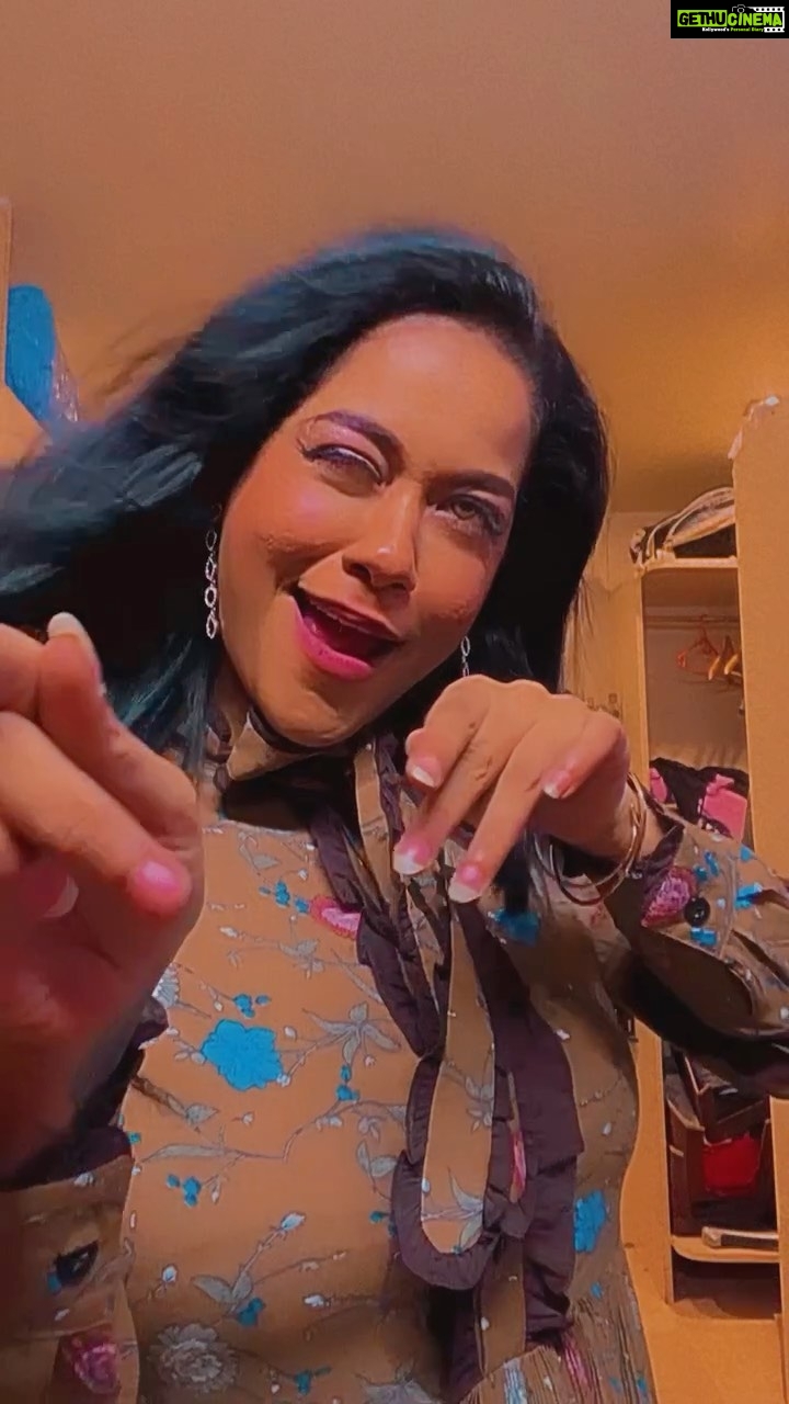 Mumaith Khan Instagram - Don't Gain The World & Lose Your Soul, Wisdom Is Better Than Silver Or Gold.-Bob Marley๐. #acceptance #awesome #believeinyourself #respectyourself #care #dreams #encouragement #faith #grace #glitter #smile #stronger #peace #positivity #innerpeace #workhard #appreciation #selfesteem #selfrespect #motivation #wiser #wisdom #happiness #love #life ๐๐ธ๐