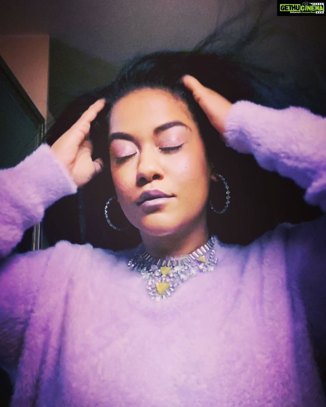 Mumaith Khan Instagram - It's been my experience that you can nearly always enjoy things if you make up your mind firmly that you will.-Lucy Maud Montgomery😇. #acceptance #awesome #believeinyourself #respectyourself #care #dreams #encouragement #faith #grace #glitter #smile #stronger #peace #positivity #innerpeace #workhard #appreciation #selfesteem #selfrespect #motivation #wiser #wisdom #happiness #love #life 💖🌸😘