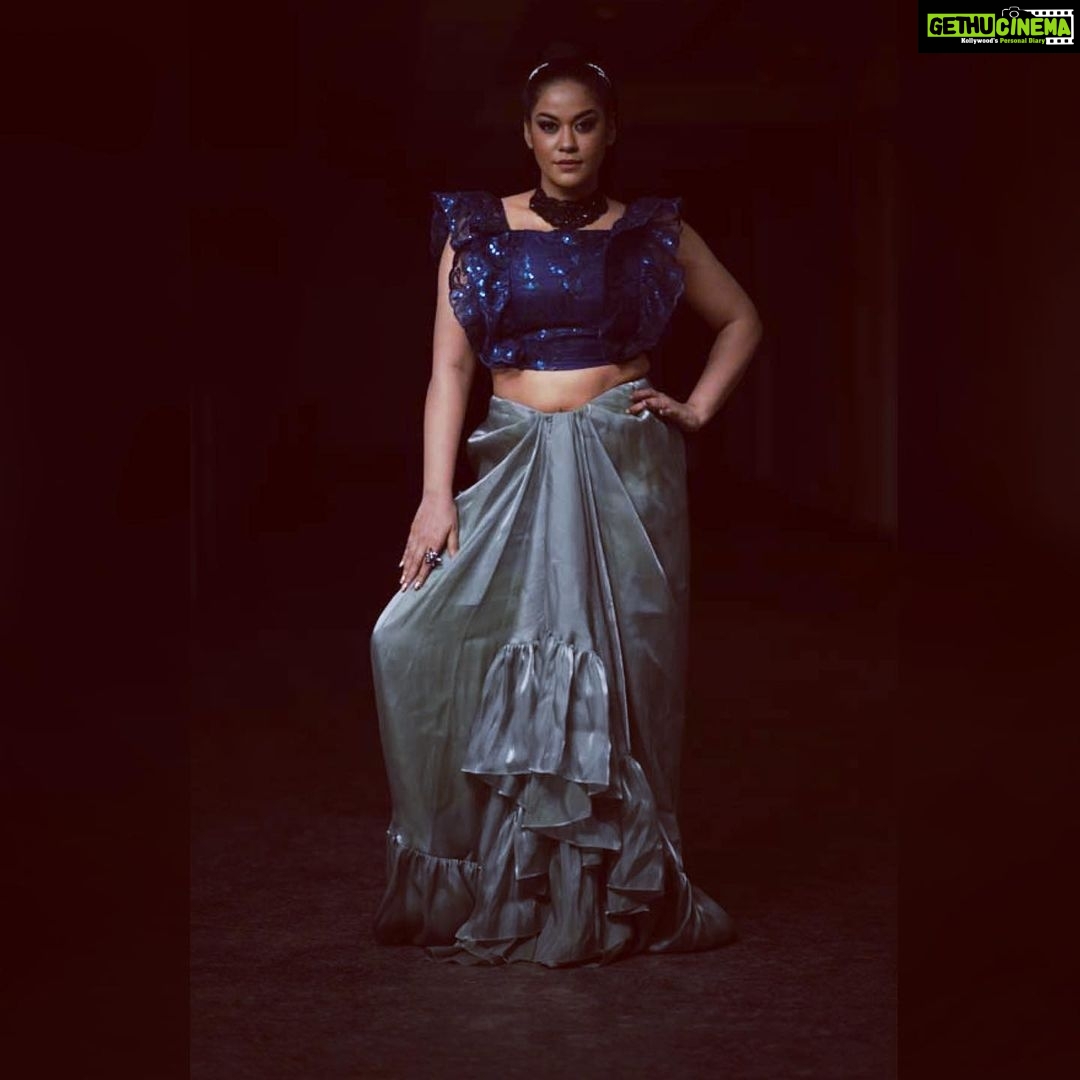 Mumaith Khan Instagram - If you want to know what a man's like, take a good look at how he treats his inferiors, not his equals.-J.K. Rowling๐. #acceptance #awesome #believeinyourself #respectyourself #care #dreams #encouragement #faith #grace #glitter #smile #stronger #peace #positivity #innerpeace #workhard #appreciation #selfesteem #selfrespect #motivation #wiser #wisdom #happiness #love #life ๐๐ธ๐