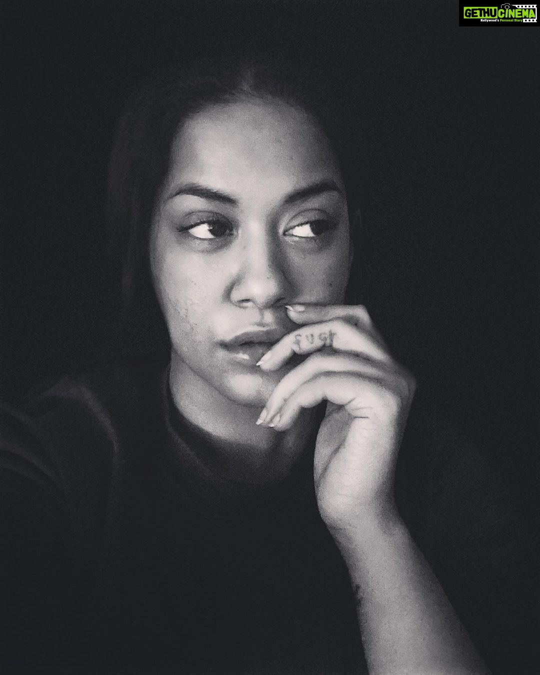 Mumaith Khan Instagram - If you truly want to be respected by people you love, you must prove to them that you can survive without them.-Michael Bassey Johnson๐. #acceptance #awesome #believeinyourself #respectyourself #care #dreams #encouragement #faith #grace #glitter #smile #stronger #peace #positivity #innerpeace #workhard #appreciation #selfesteem #selfrespect #motivation #wiser #wisdom #happiness #love #life ๐๐ธ๐