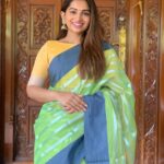 Nakshathra Nagesh Instagram - There's always craze for fancy colors 😍😍 Happy to launch ☘️"NIRAM"☘️ Series from parambhara Banarasi kora organza with lovely colour combination with a contrast blouse ❤️ Check out @fancy_by_parambhara for their latest collections Parambhara's Exclusive New wardrobe collection . DM @fancy_by_parambhara to order the same saree Why shop from @fancy_by_parambhara ? 1.videos will be provided for all the sarees 2.same day dispatch. 3.tracking will be provided.