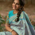 Nakshathra Nagesh Instagram - For this Varamahalakshmi pick an enchanting silk saree that speaks volumes about the finesse of Pure Kanjivarams from @Aaranyasilks MUA: @makeup_by_kez Photography: @haran_official_ Hair: @mani_stylist_ Blouse: @ishitha_design_house Jewellery: @rimliboutique