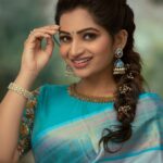 Nakshathra Nagesh Instagram - For this Varamahalakshmi pick an enchanting silk saree that speaks volumes about the finesse of Pure Kanjivarams from @Aaranyasilks MUA: @makeup_by_kez Photography: @haran_official_ Hair: @mani_stylist_ Blouse: @ishitha_design_house Jewellery: @rimliboutique