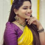 Nakshathra Nagesh Instagram - Playing #manjakaatumyna for the 10000th time in my head 💛 Saree from my darling @elegant_fashion_way Accessories @house_ofjhumkas #beingsaraswathy
