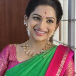 Nakshathra Nagesh Instagram – Wearing real mamiyar’s saree for reel wedding events 🧿🥳 
Accessories @house_ofjhumkas