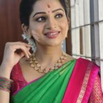 Nakshathra Nagesh Instagram – Wearing real mamiyar’s saree for reel wedding events 🧿🥳 
Accessories @house_ofjhumkas