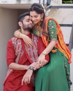 Nakshathra Nagesh Instagram - Happppiest New Year to you all ❤️ thank you for being a part of our amazing 2021 and wishing us all a fantastic 2022 🥳🤗
Photography @haran_official_
