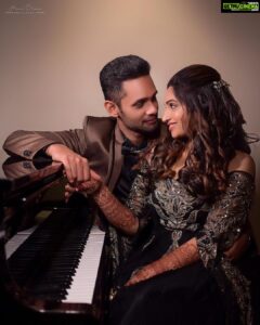 Nakshathra Nagesh Instagram - He was my high-school crush! And more than a decade later, he’s my husband 🙈 #universehasitsways 
Thank you @haran_official_ for the sweetest pictures! 
My outfit @daisybridalofficial 
Groom makeover @chella_hair_makeup 
My hair @mani_stylist_ 
Glam squad @profile_makeover @yesu_thebunny @sonaldjain25996 
.
.
.
P.s. I wasn’t posing in the last picture, after a long week of events, I could just pass out in the floor and I did 😋