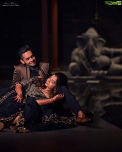 Nakshathra Nagesh Instagram - He was my high-school crush! And more than a decade later, he’s my husband 🙈 #universehasitsways 
Thank you @haran_official_ for the sweetest pictures! 
My outfit @daisybridalofficial 
Groom makeover @chella_hair_makeup 
My hair @mani_stylist_ 
Glam squad @profile_makeover @yesu_thebunny @sonaldjain25996 
.
.
.
P.s. I wasn’t posing in the last picture, after a long week of events, I could just pass out in the floor and I did 😋