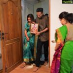 Nakshathra Nagesh Instagram - #happiest 🧿❤️ Raghav impressed me beting words with this one. The best way to walk into this beautiful journey. #myfamily All moments captured will be treasured for a lifetime! Thanks da @haran_official_ Saree @anika._.boutique