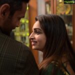 Nakshathra Nagesh Instagram - #happiest 🧿❤️ Raghav impressed me beting words with this one. The best way to walk into this beautiful journey. #myfamily All moments captured will be treasured for a lifetime! Thanks da @haran_official_ Saree @anika._.boutique