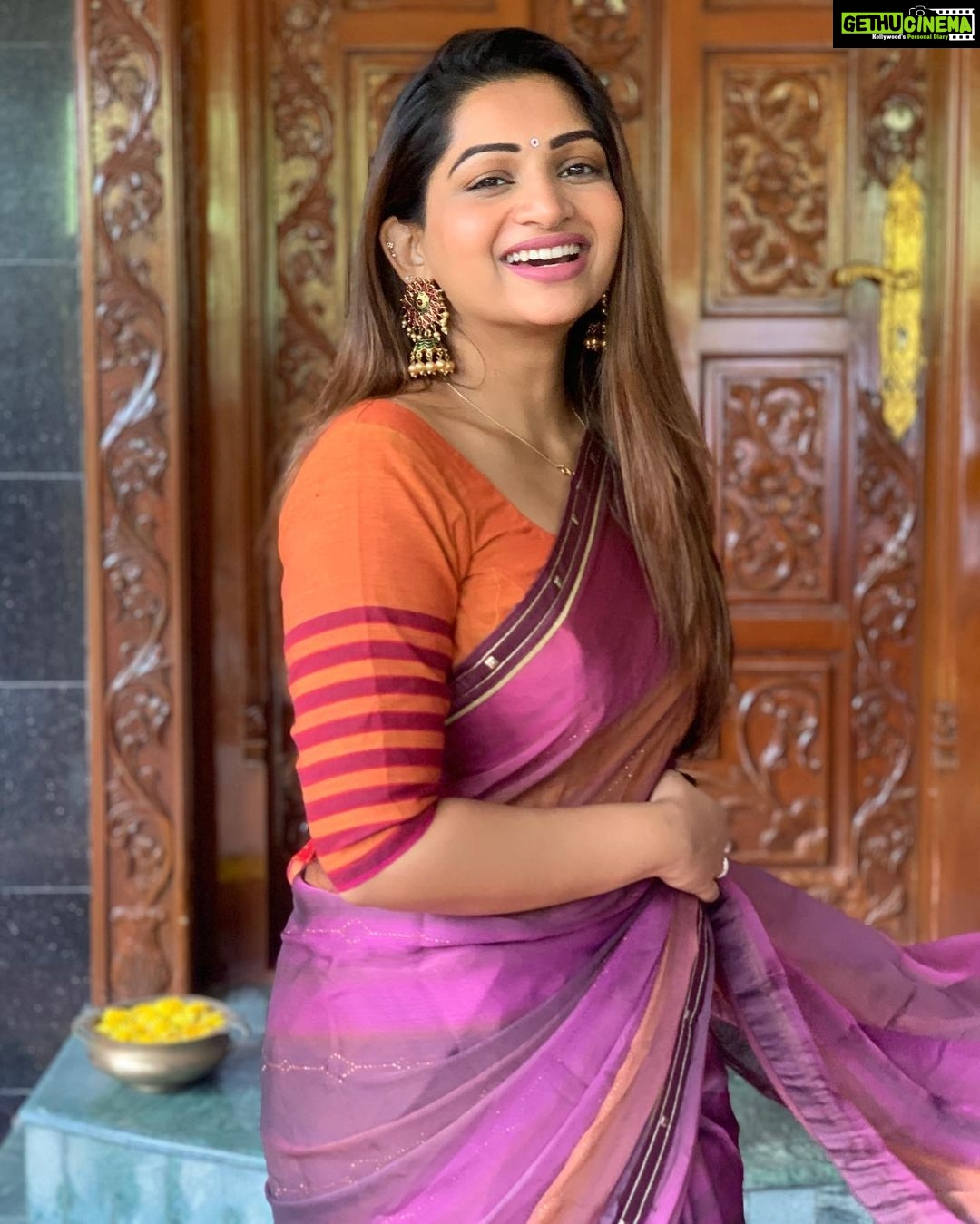 Nakshathra Nagesh Instagram - Got this multishaded chiffon saree from @unique_collections_by_sv handled by savitha vignesh. She is so humble & everything is sold at a reasonable price with amazing quality. Saree is super cool & comfy. All kind of women's wear collections available at @unique_collections_by_sv . Resellers are welcome too! Wishing only the best for the new startup. Do check the page @unique_collections_by_sv for more collections and book yours!