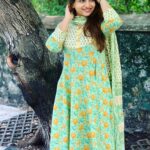Nakshathra Nagesh Instagram - Happy Saraswathy Poojai 🥳 wearing @sai_fashion_emporium_salwars . Love the fabric and design. 😁 📸 by 🎵