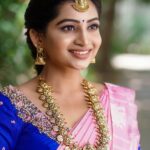 Nakshathra Nagesh Instagram - MUA - @sugunadevi_makeup_artist Jewels- @vishakaweddingstudio Photographer- @lightmonkstudios Saree and Blouse - @harsaembroidery Location - @avmgardens