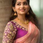 Nakshathra Nagesh Instagram - Photoshoot fun! Mua @kalaiartistry Hair @jaanumakeoverartistry Saree @prahlasilks Blouse @plush_boutique_jb Jewels @vivahabridaljewellery Flowers @reesribridalflowers