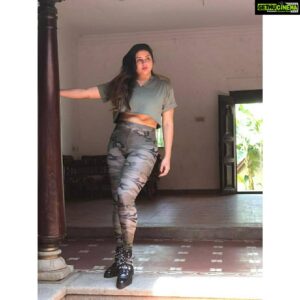 Namitha Instagram - Hey Guys, 
What song would you like to dedicate to me on the FM?! 🎙🎶🎤 
 PC - @infinit_d

#wolfguard 
#myfavoritestyle 
#militarystyle 
#khakistyles