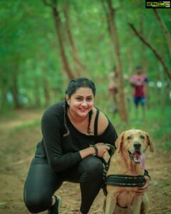 Namitha Instagram - Some Stunts From The Sets of my Movie 
' Bow Wow ' ! 🐶🐕🐕‍🦺🏃‍♀️

#wolfguard 
#bowwow
#aladywithadog
#dogsofinstagram 
#doglover