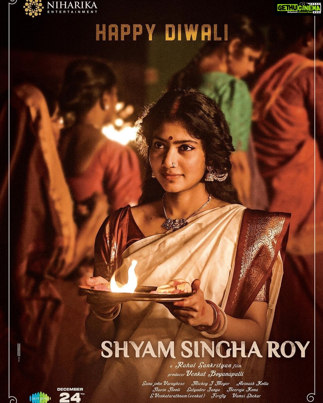 Nani Instagram - The TRIDENT 🔱 of #ShyamSinghaRoy that surpasses TRUTH @madonnasebastianofficial MEMORY @krithi.shetty_official and TIME @saipallavi.senthamarai wishing you all a Very #HappyDiwali #SSRonDEC24th 💥 @Rahul_Sankrityn @MickeyJMeyer @vboyanapalli @NiharikaEnt @SSRTheFilm