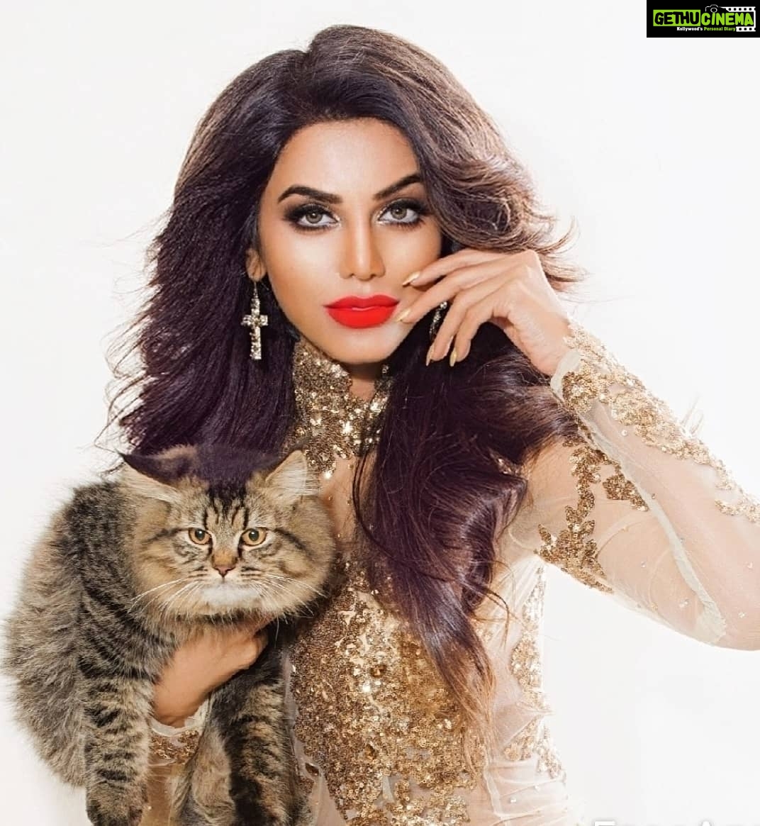 Natasha Suri Instagram - Vanity dairies.. #natashasuri