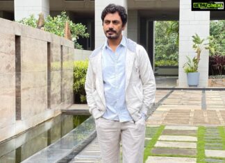 Nawazuddin Siddiqui Instagram - लफ़्ज़ों के इत्तिफ़ाक़ में यूँ बदलाव करके देख तू देख कर ना मुस्कुरा बस मुस्कुरा के देख