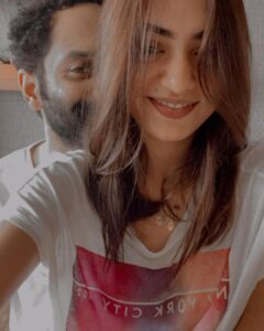 Nazriya Nazim Instagram - Some mornings ...we are in the mood for selfies 🤪🤓👻

#hideandseek 
#FF