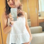 Nazriya Nazim Instagram - 🐹 Just got outta ma pjs today …. #fridayvibes #mirrorselfie #lockdownselfies