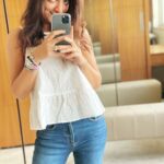 Nazriya Nazim Instagram - 🐹 Just got outta ma pjs today …. #fridayvibes #mirrorselfie #lockdownselfies