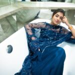 Nazriya Nazim Instagram – Once in a while 🦋

Styled by- @meenakshi_narayanaswamy @manognaavunoori 
 
👗- @geethikakanumilli 
💍- @sangeetaboochra 
💇🏻‍♀️- @tanujabhatt50 
📸- @akshaythakurphotography 
#weddingseason