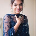 Nazriya Nazim Instagram – Once in a while 🦋

Styled by- @meenakshi_narayanaswamy @manognaavunoori 
 
👗- @geethikakanumilli 
💍- @sangeetaboochra 
💇🏻‍♀️- @tanujabhatt50 
📸- @akshaythakurphotography 
#weddingseason