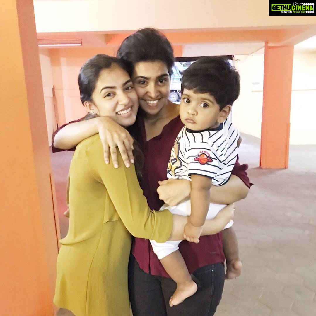 Nazriya Nazim Instagram - My loves .......missed u guys soo much ?:( until next time #chittilovesumore#mammamiaspuppu