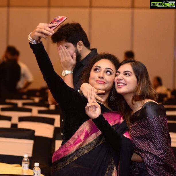 Nazriya Nazim Instagram - That's how boys feel wen girls take selfies 😂