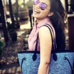Nazriya Nazim Instagram - All smiles😬😬😬 pc: @farhaanfaasil #family like friends 😍 @suhailameer for making me laugh 😂