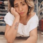 Neha Bhasin Instagram - Ho Lakhon Mile Koyi Bhi Na Tumsa Mila Oh Mera Yeh Dil Teri Oar Chalta Gaya Na Ruka Mere Yaaraa Mere Yaaraa Maan Ja Na Mere Yaara #nehabhasin #instareels #music #mereyaaraa