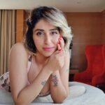 Neha Bhasin Instagram – My bigg boss journey has been one of utmost honesty. I was never afraid to be myself in my goods and my bads.
It has been a beautiful journey of evolving before the audience and letting them see the Neha Bhasin behind the voice they have loved.
Though my bigg boss 15 journey was short it was a fulfilling one.
I have realised I am indeed different and one of a kind and for me love will always come first And I am proud of it.
I thank the Bigg Boss team for making space for People like me. 
Thank you to my fans and supporters, I felt your vibrations of pure love and for me I am a winner because I won your hearts. 
Thank you so very much. 
@colorstv @vootselect @voot @endemolshineind

#NehaBhasin #biggboss15 #biggbossott
#biggboss