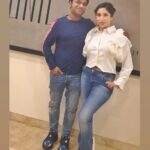 Neha Bhasin Instagram – Dubbing a new song with @thisisdsp means madness, happiness, memorable moments and probably a HIT SONG 😂
Love you deviyaaaaaa…

#devisriprasad
#nehabhasin
#telugusongs
