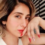 Neha Bhasin Instagram – Holiday Nails 💅💃

#christmas