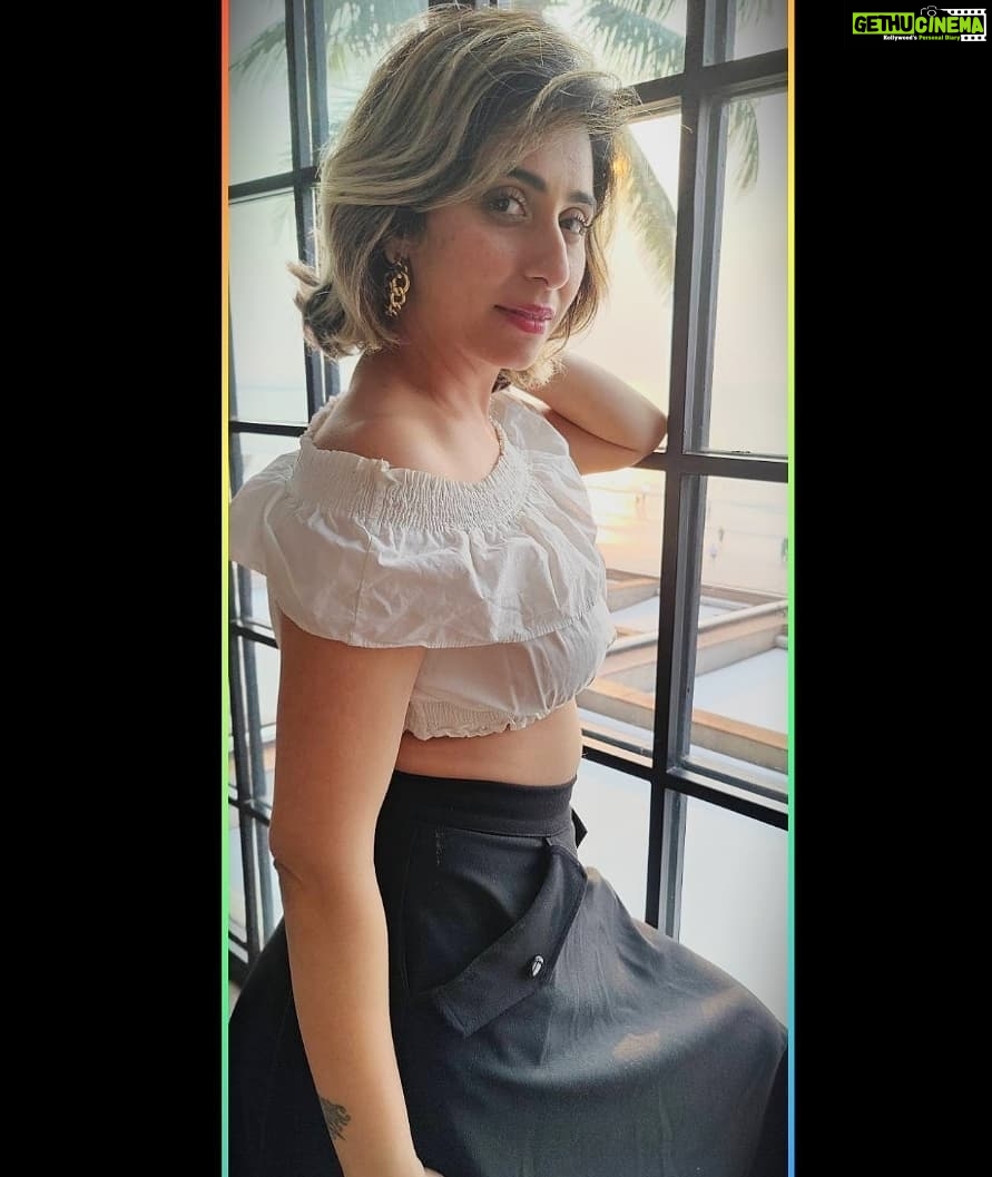 Neha Bhasin Instagram - Earrings @sonisapphire