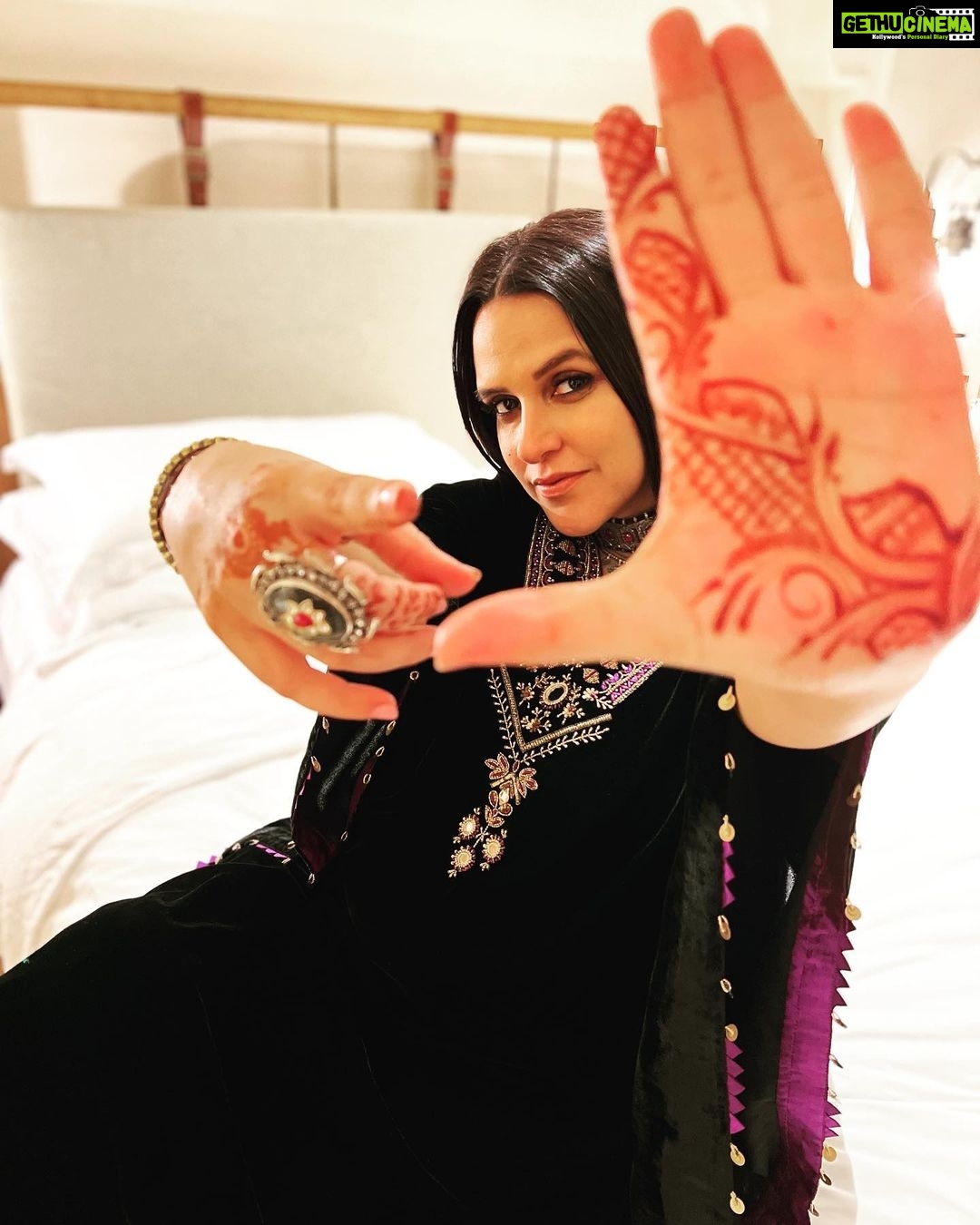 Neha Dhupia Instagram - Spot #Angad in the frame 😜😍… mere yaar ki shaadi thi 💖🎉 … #latepost #ootd @sureenachowdhri @sangeetaboochra @aasthasharma @iammanisha … for the love of #vicky and #katrina ❤️ muah @mitavaswani @shalinisharmamakeupandhair