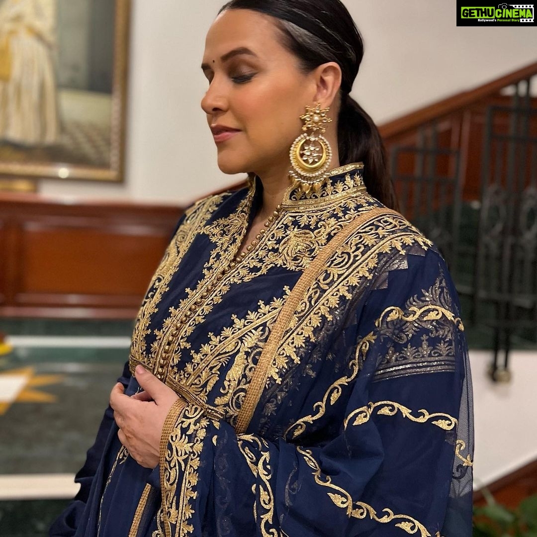 Neha Dhupia Instagram - Thank you @feminaindia for making me a part of such an empowering event. You know it’s an evening well spent when you are in a room full of women making a big difference. #feminaspark #missionshakti #lucknow #ootd @rohitbalofficial @amrapalijewels styled by @aasthasharma @iammanisha muah @diva_rose21 💖