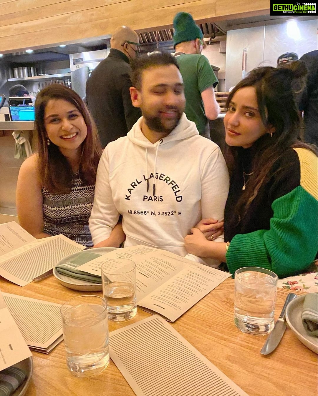 Neha Sharma Instagram - #aboutlastnight 💫💕 Chicago, Illinois