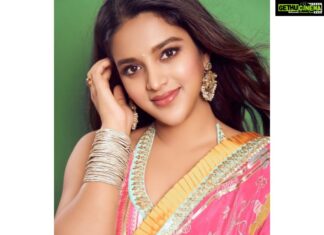Nidhhi Agerwal Instagram - Looking for a सुंदर और सुशील लड़का 🧿🧚🏻✨🤍 Styled by @officialanahita Saree: @gopivaiddesigns Earrings: @amrapalijewels Pic: @i_ak_photographer