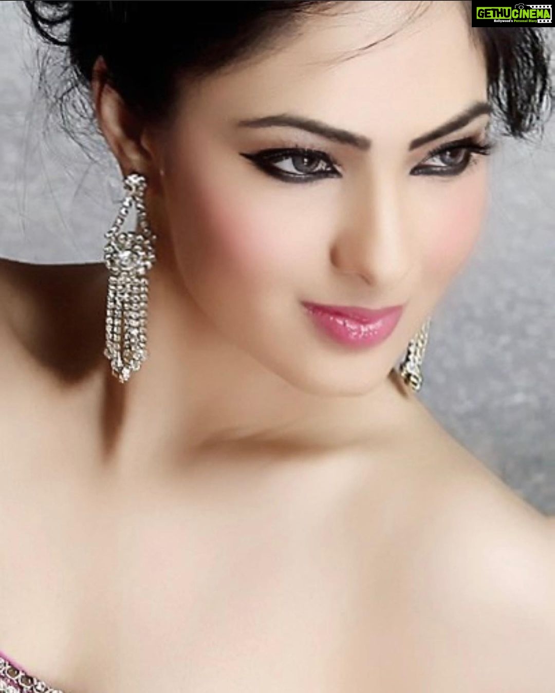 Nikesha Patel - 2.4K Likes - #photography #photoshoot #summervibes #actor #actress #indianwear #bollywood #indianwedding #indiancinema #nikeshapatel