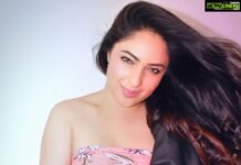 Nikesha Patel Instagram - #actor #nikeshapatel #model #style #streetstyle #selfcare #spring #smile #loveyourself #love #london #wales #indian #indianactor #asianactor #ukagency #bollywood #wales #cardiff #makeup #memes #caloriescount #gym #fitness #workout #keto