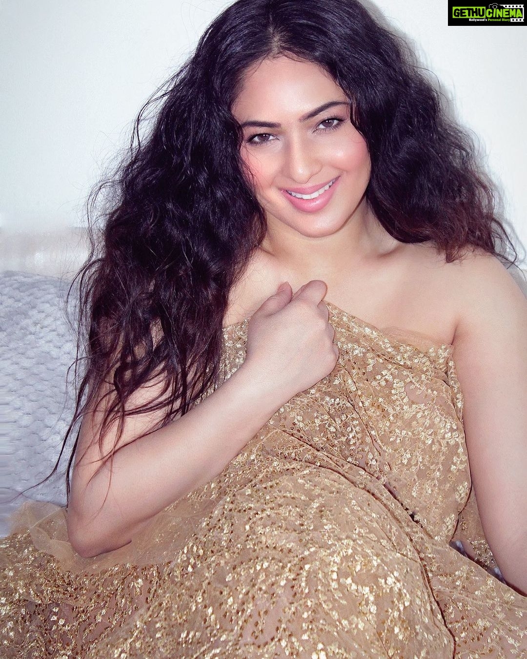 Nikesha Patel - 4.1K Likes - #love #instagram #me #tbt #cute #happy #photography #photooftheday #fun #instadaily #igers #bollywood #nikeshapatel #nikishapatel #actor #actress #model #modellife #actorslife