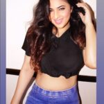 Nikesha Patel Instagram - If you were stuck in a deserted island it would be with...? #answer #ask #question #instagram #instadaily #nikeshapatel #nikishapatel