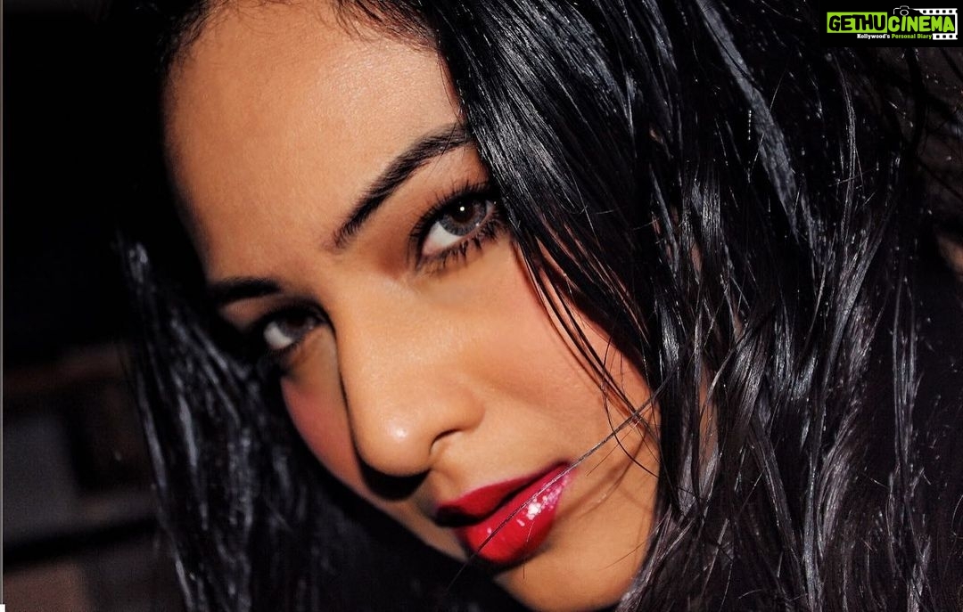 Nikesha Patel - 3K Likes -